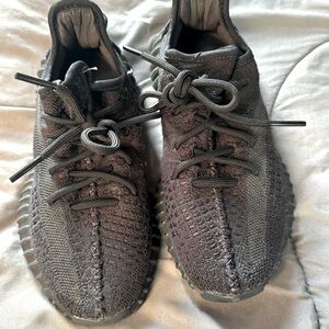 Yeezy 350 v2 all black